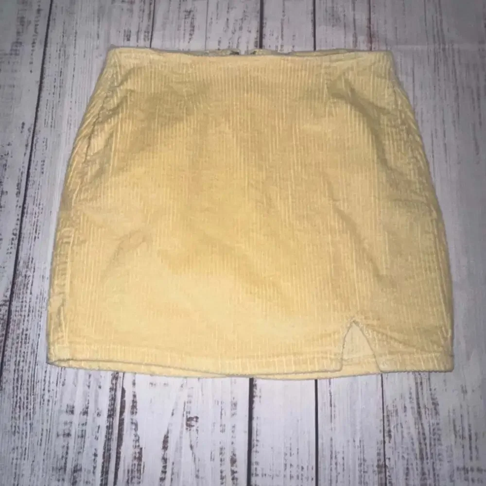 Womens Size S Corduroy Y2K Skirt Mini Skirt Pockets Back Zipper Mustard Yellow